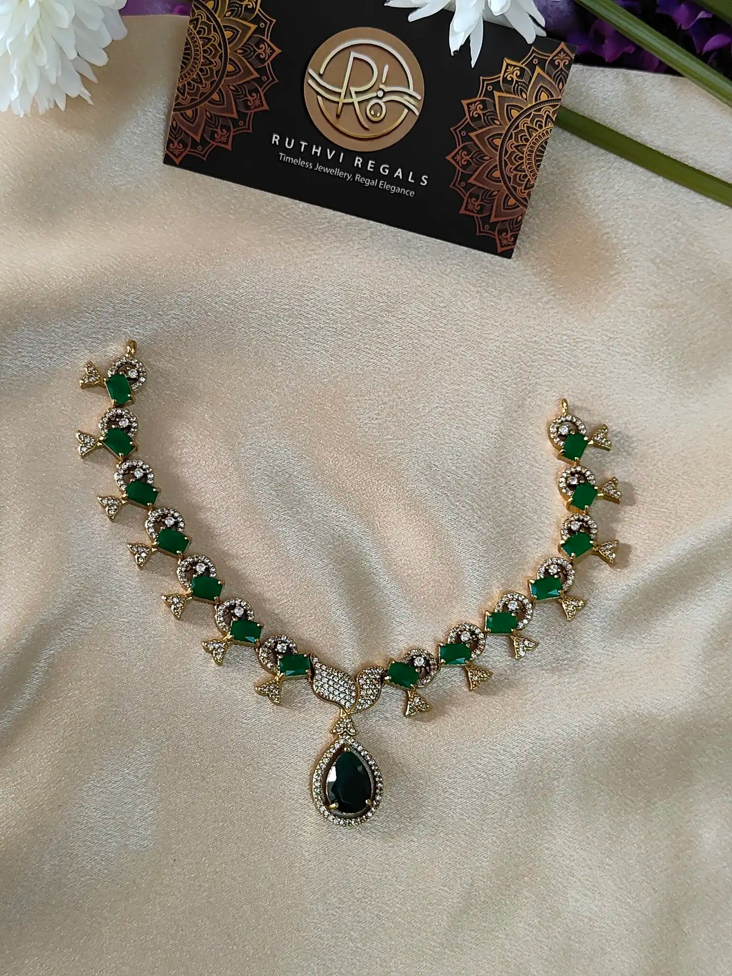 Emerald Victorian Necklace Set