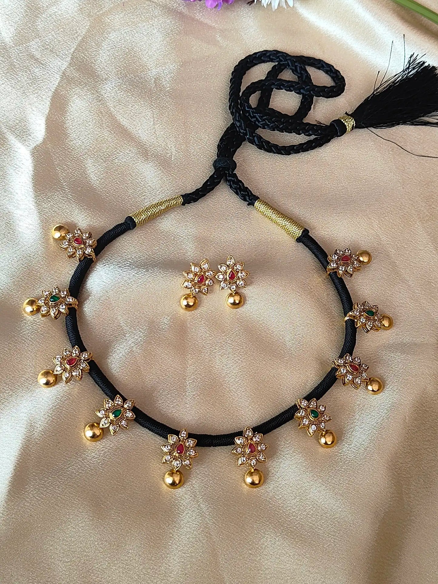 Floral Kemp Black Thread Necklace Set. Code - 150
