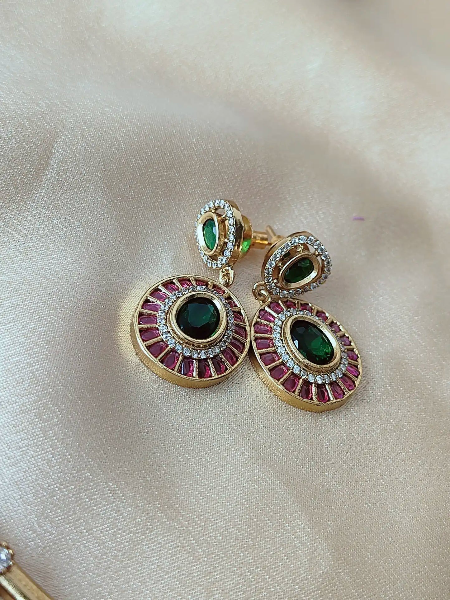 Royal Green Stone Necklace Set with Ruby Halo Accents - hn0021