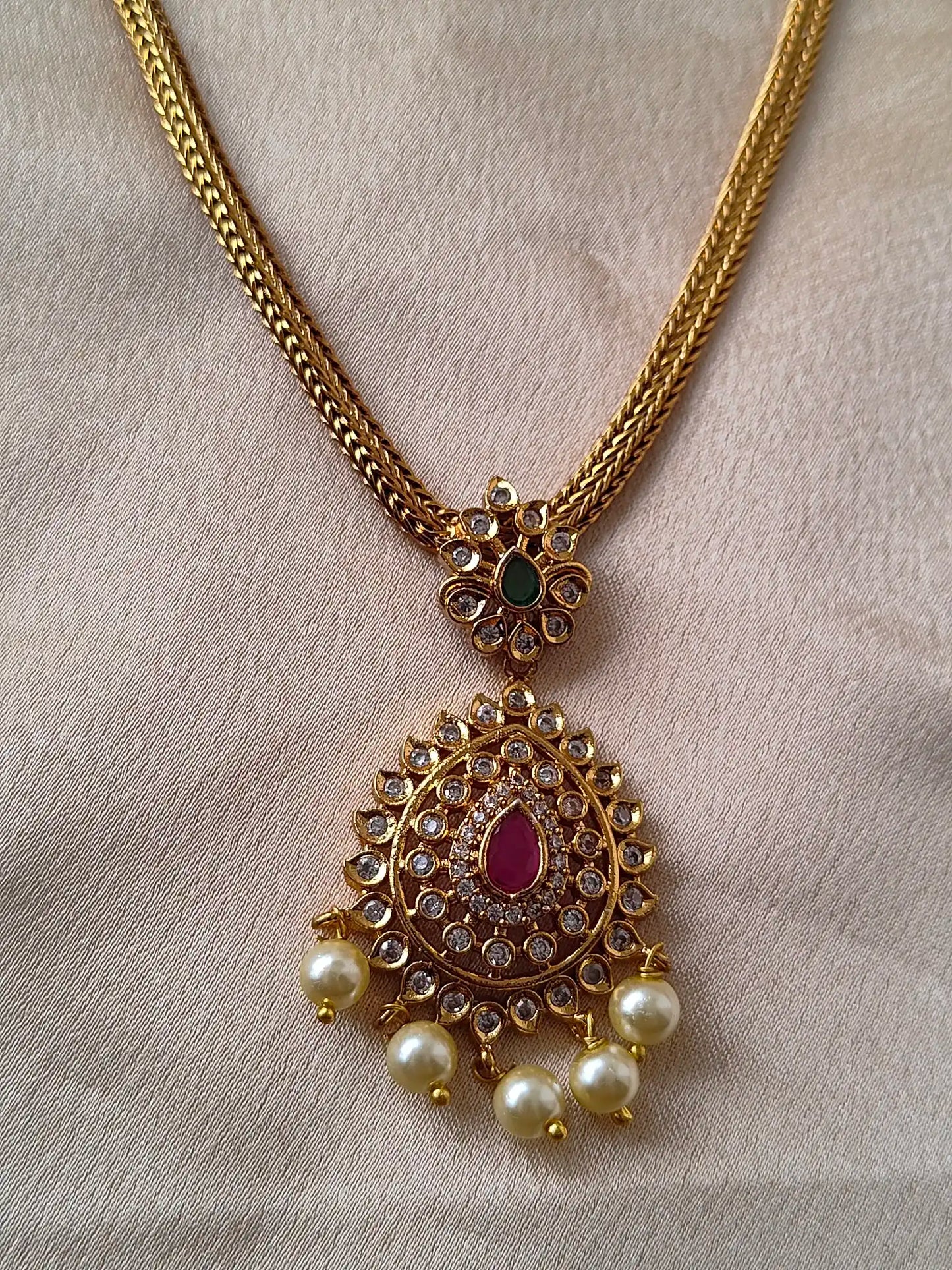 Traditional Gold-Plated Necklace & Earring Set with Pearls - tn0021