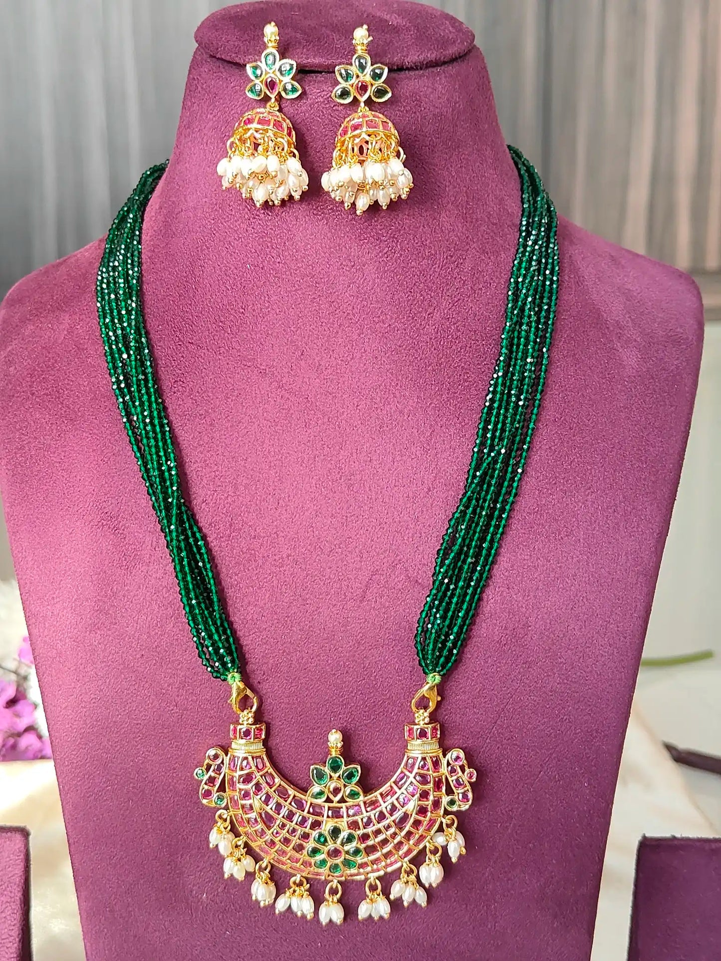 Temple-inspired Kundan jewellery with a modern twist Code - 142