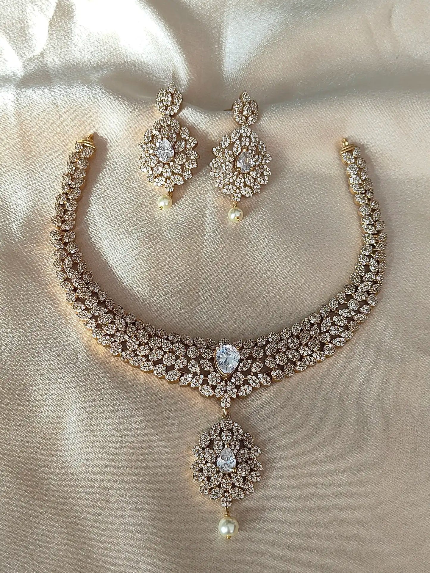 Grand AD Stone Necklace Set with Interchangeable Studs
Code - 147
