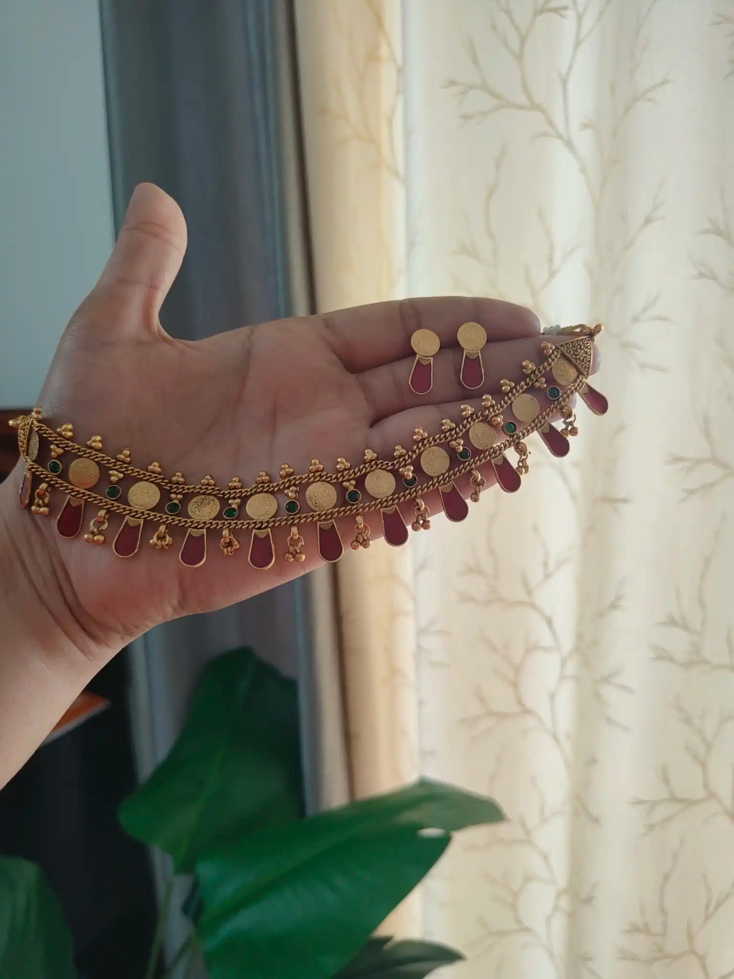 Temple Style KaasuChoker with Earrings. C-188