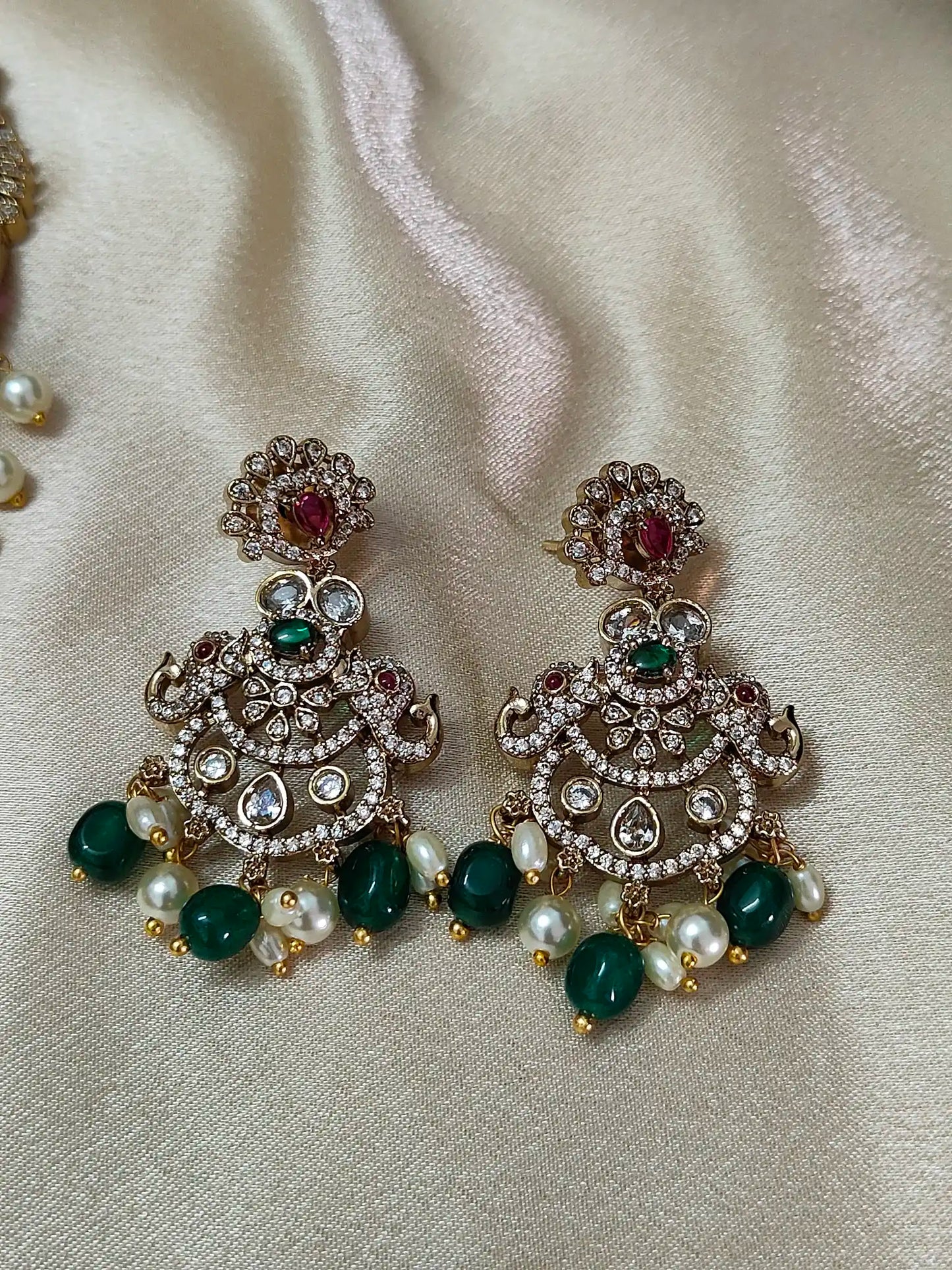 Ruby & Emerald Temple Choker Set with Pearls. tc0021