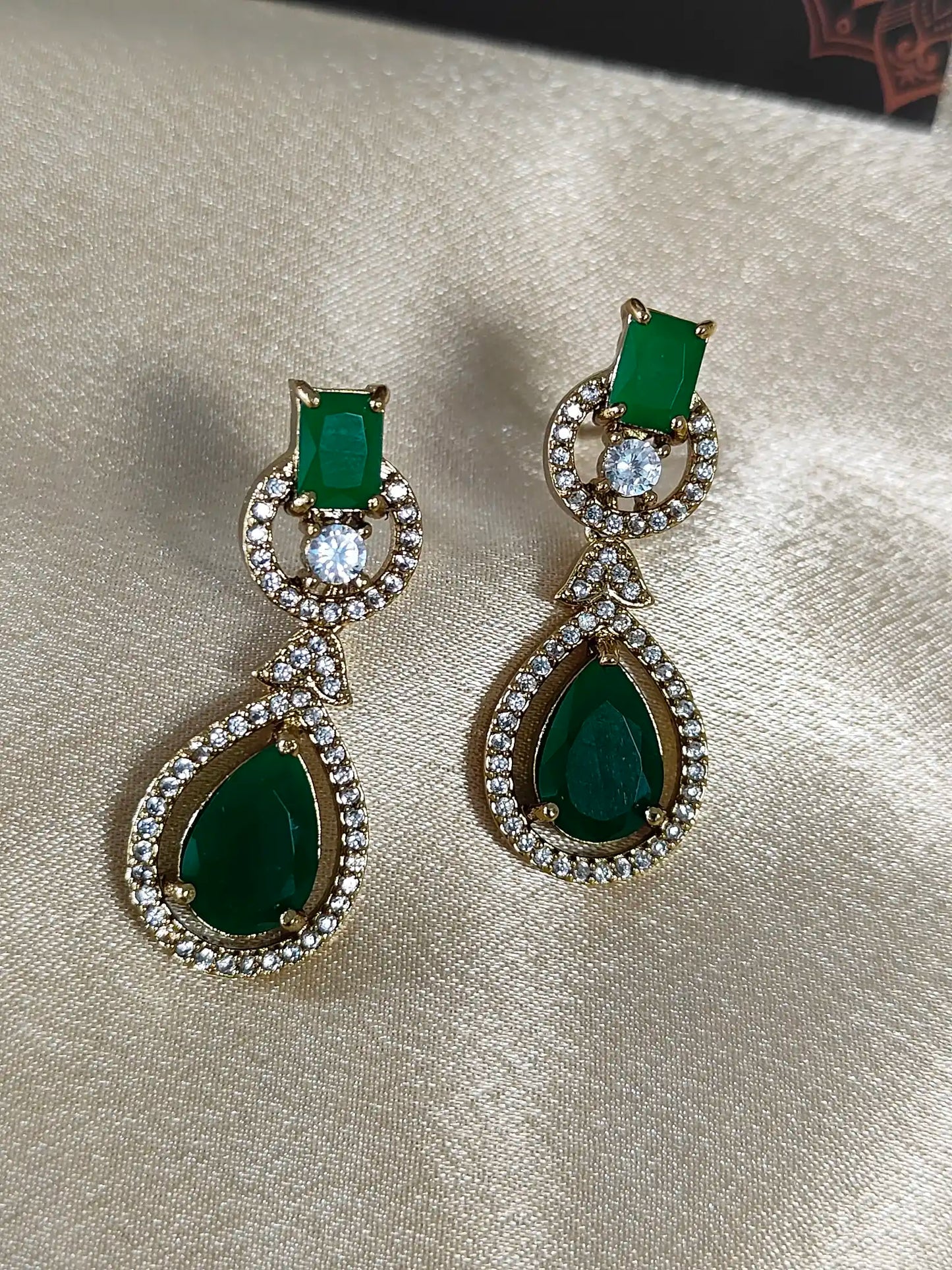 Emerald Victorian Necklace Set