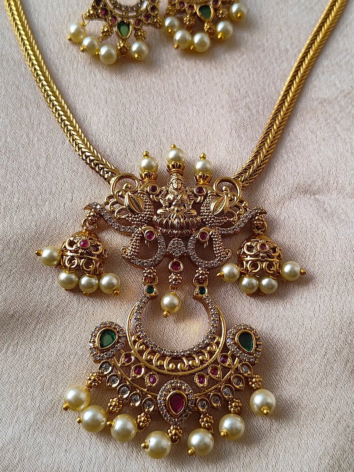 Temple-Inspired Antique Necklace Set with Pearls - an0021