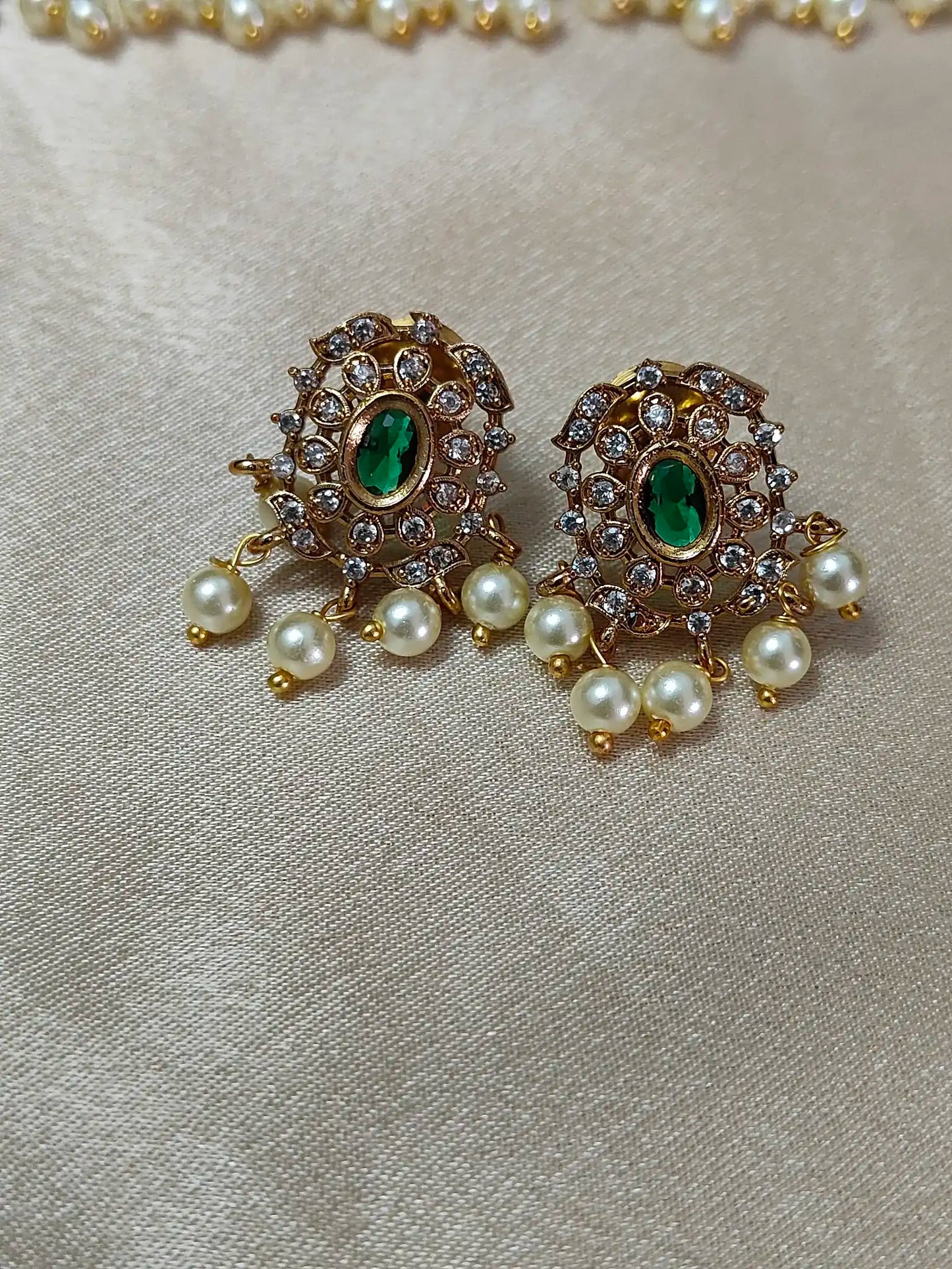 Victorian AD Stone Choker Set with Matching Earrings code - 125
