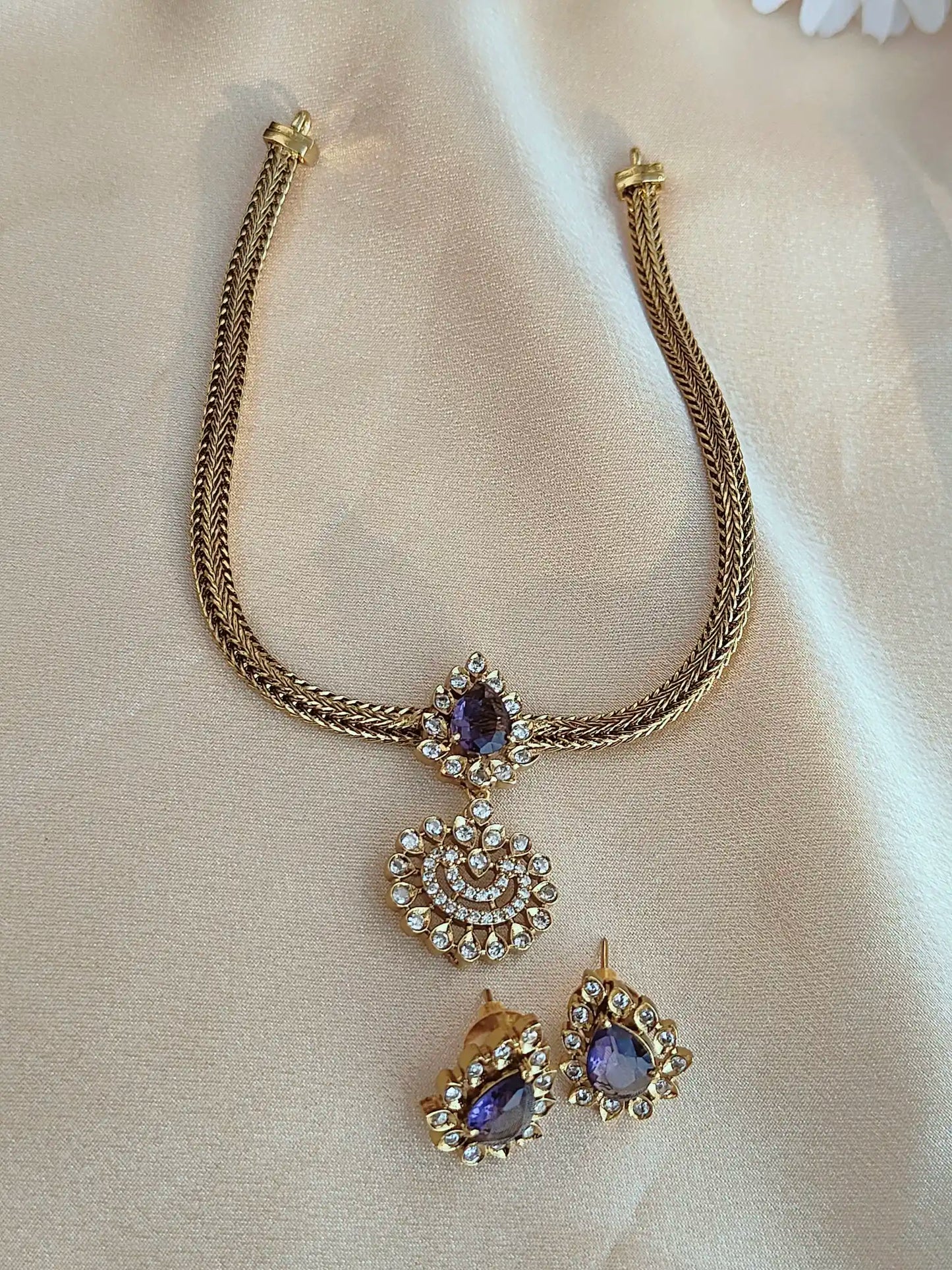 Triple-Tone Stone Choker Necklace Set with Studs - 0021