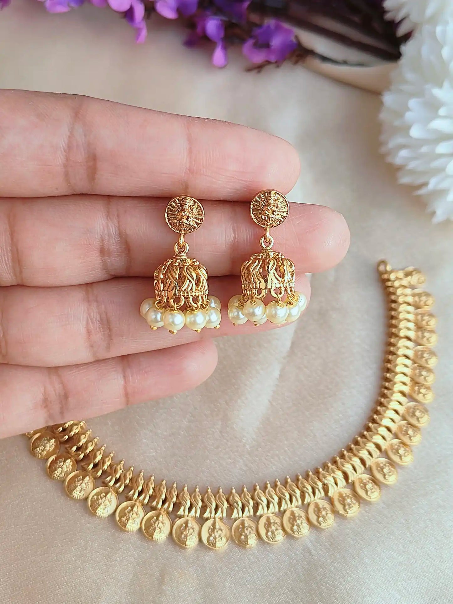 Goddess Lakshmi Kasu Temple Necklace Set with Pearl Jhumkas kn0021