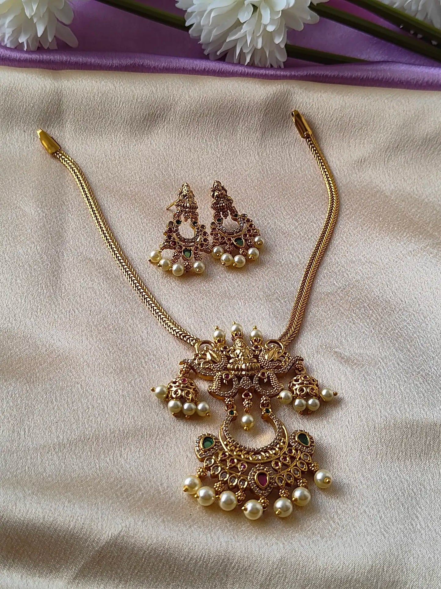 Temple-Inspired Antique Necklace Set with Pearls - an0021