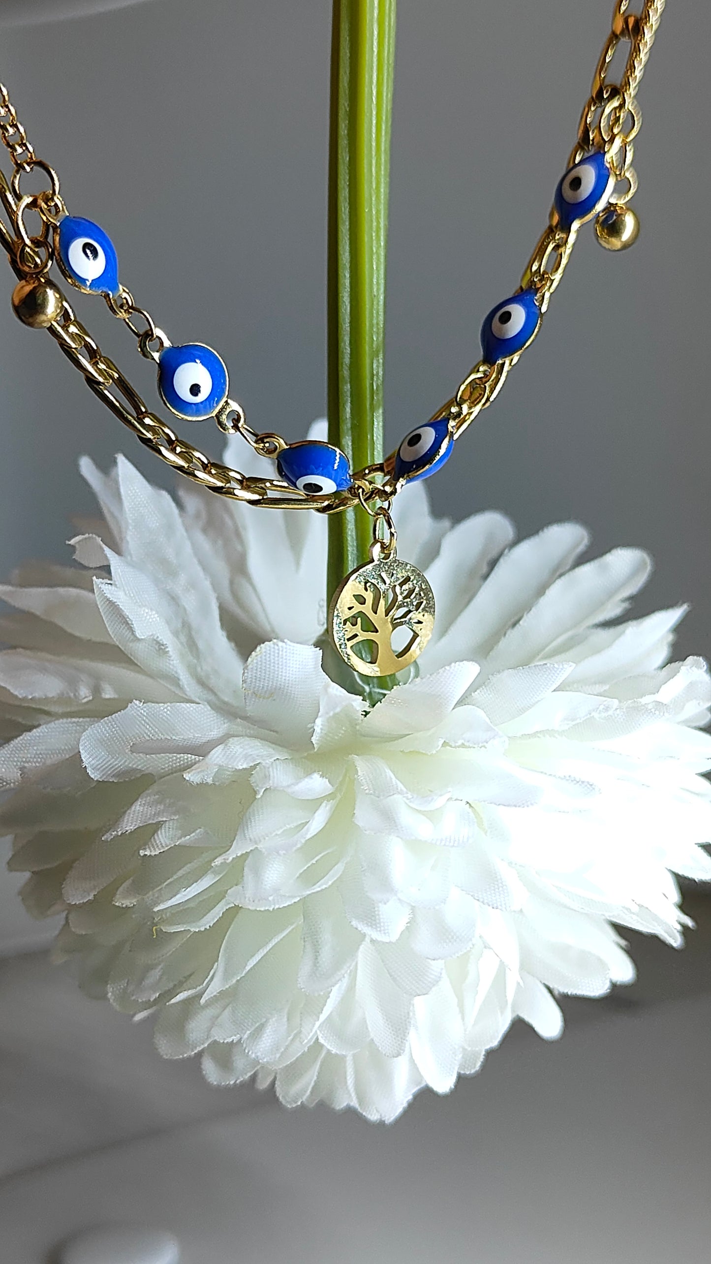 Elegant Protection – Chain Evil Eye Bracelet.
Embrace style and protection with our Chain Evil Eye Bracelet.