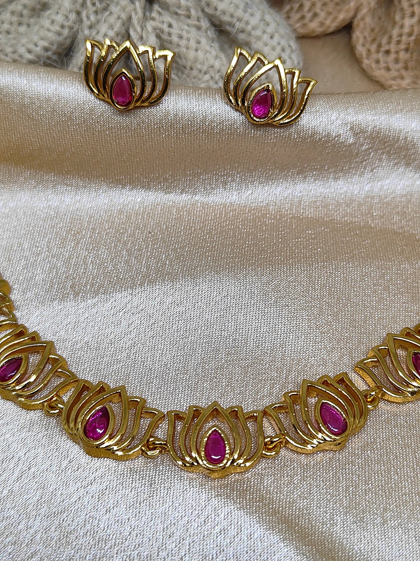 Lotus Choker with Kemp Stones – A Timeless Temple Jewelry.