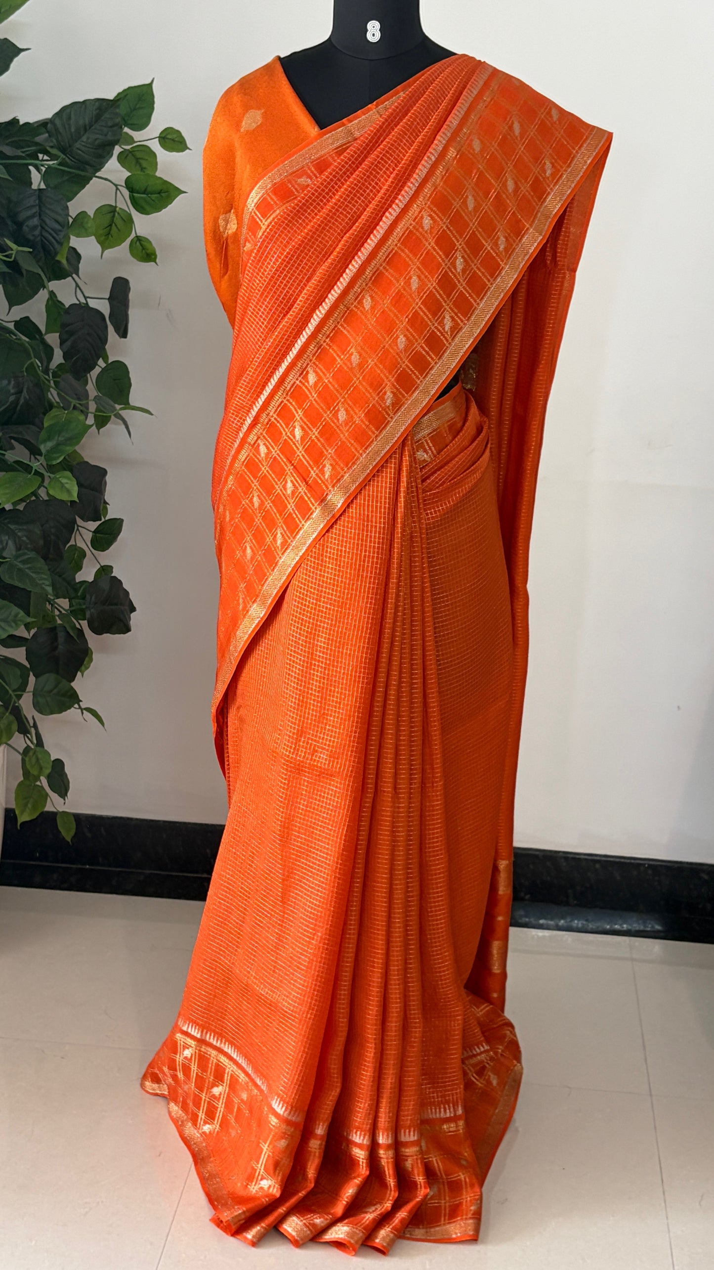 Elegant Viscose Saree with Rich Traditional Finish. Sr008