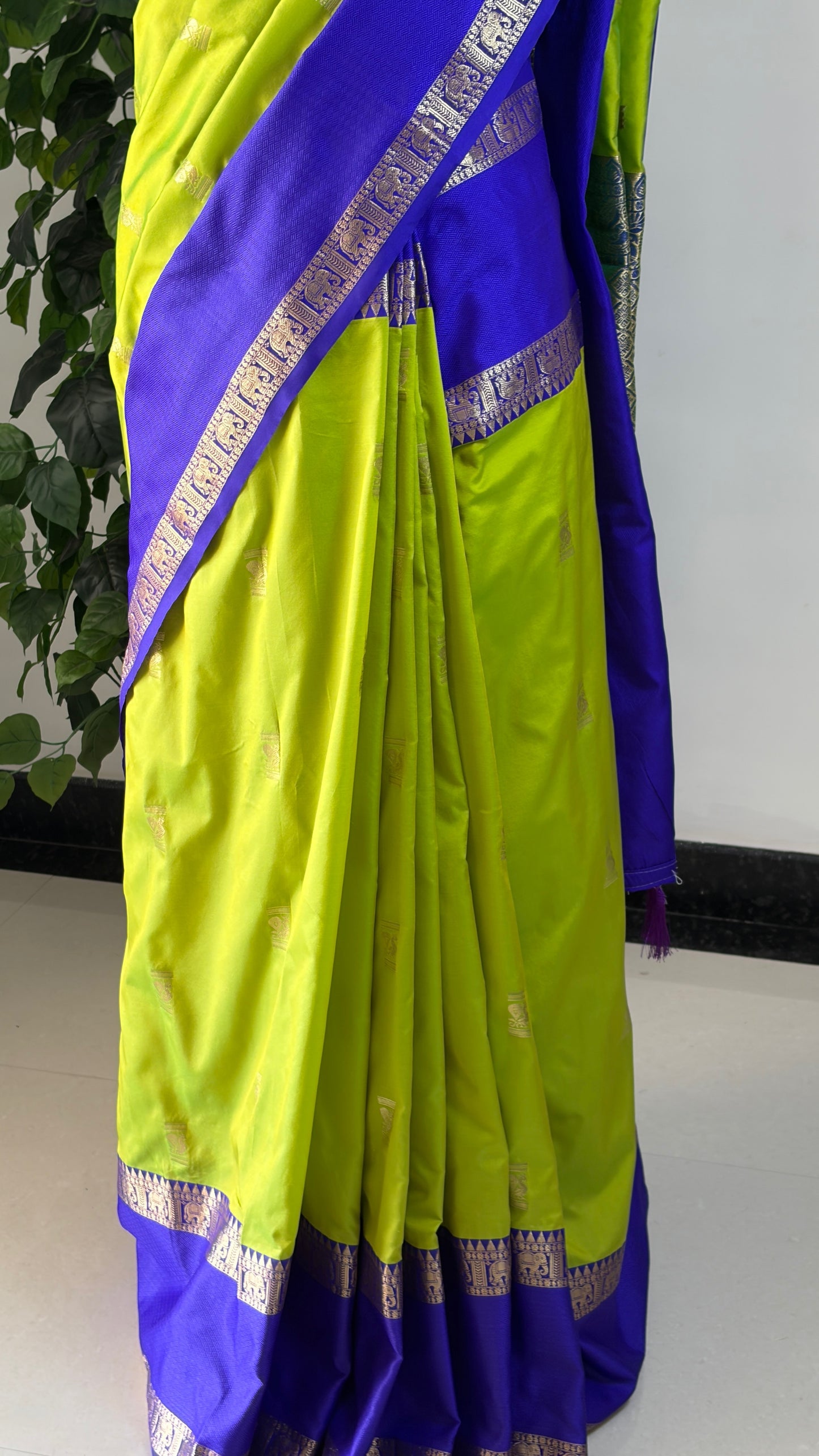 Gadwal Pure Soft Silk Sarees. Sr009