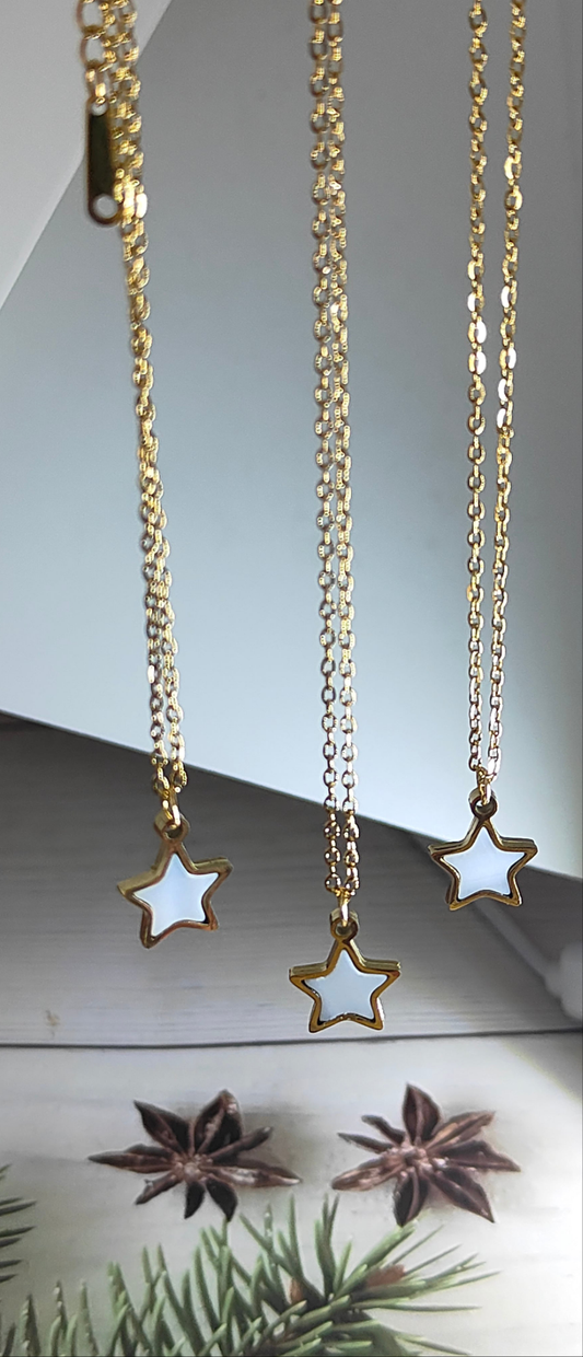Celestial Charm – Minimal Star Pendant Neck Chain (Anti-Tarnish)

Embrace effortless elegance with our Minimal Star Pendant Neck Chain.
