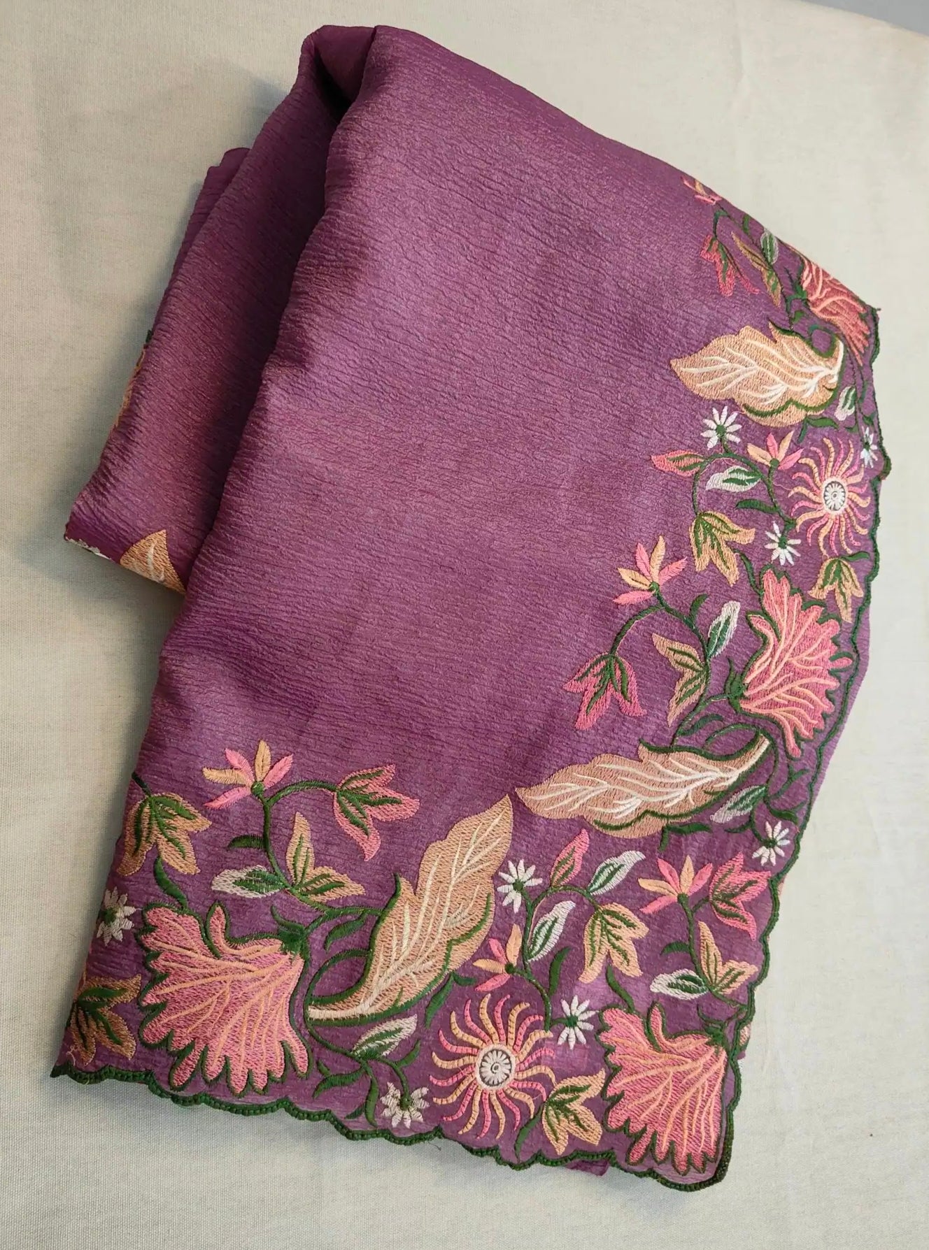 Premium Floral Embroidered Crush Saree.Sr003