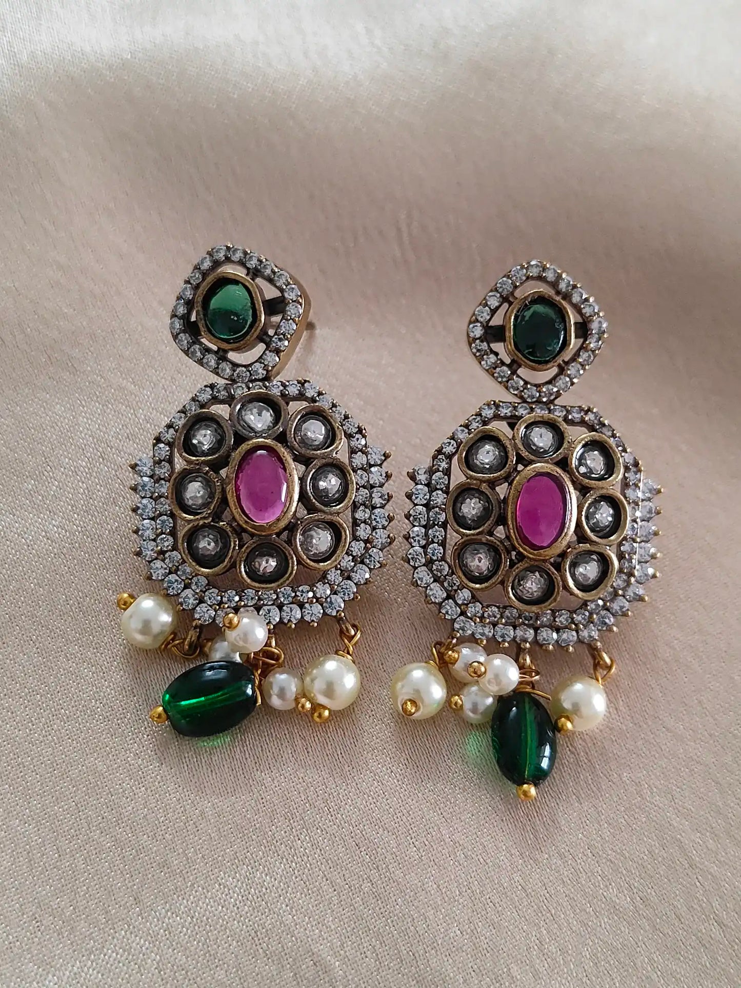 Antique Kundan Bridal Set with Ruby Stones & Emerald Drops
Code : 127