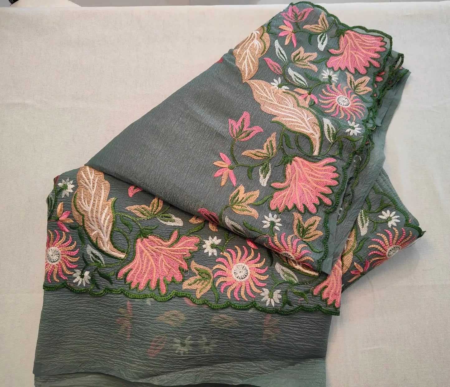 Premium Floral Embroidered Crush Saree.Sr003