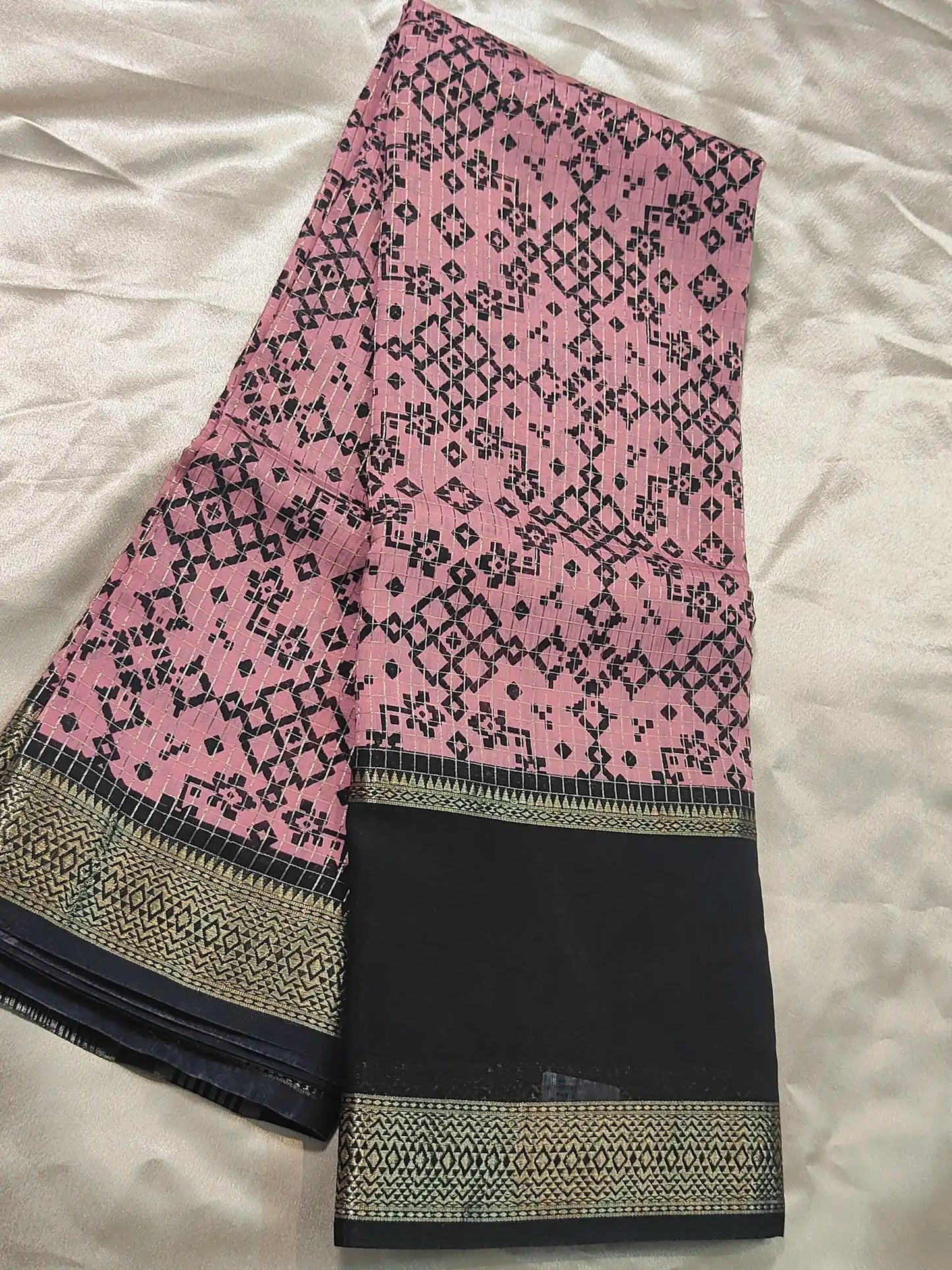 Semi Silk Sarees with Geometric Ikkat prints
C- Sr001