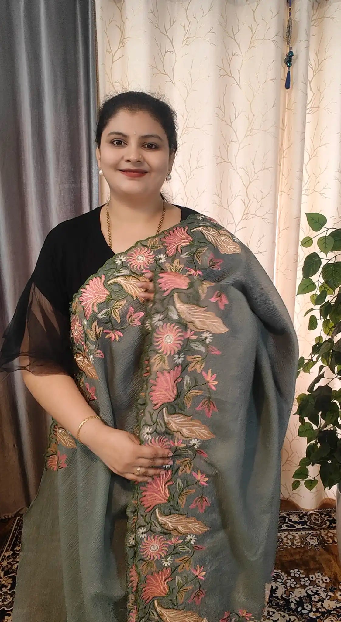 Premium Floral Embroidered Crush Saree.Sr003