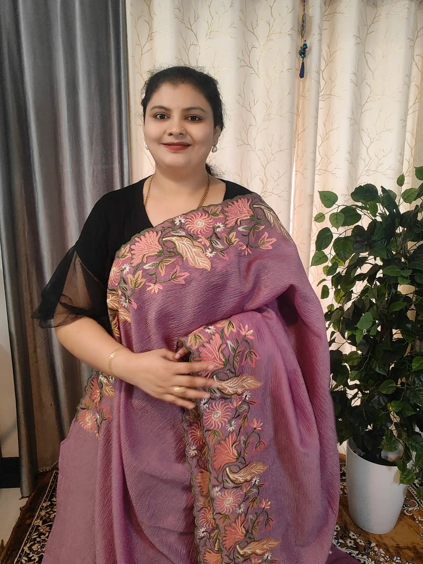 Premium Floral Embroidered Crush Saree.Sr003