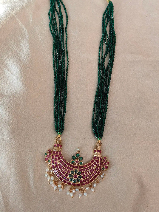 Temple-inspired Kundan jewellery with a modern twist                                   Code - 142
