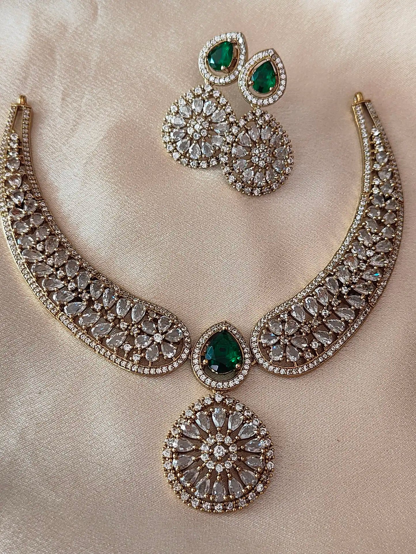 Emerald Bloom Hasli-Style CZ Choker Set hn0025