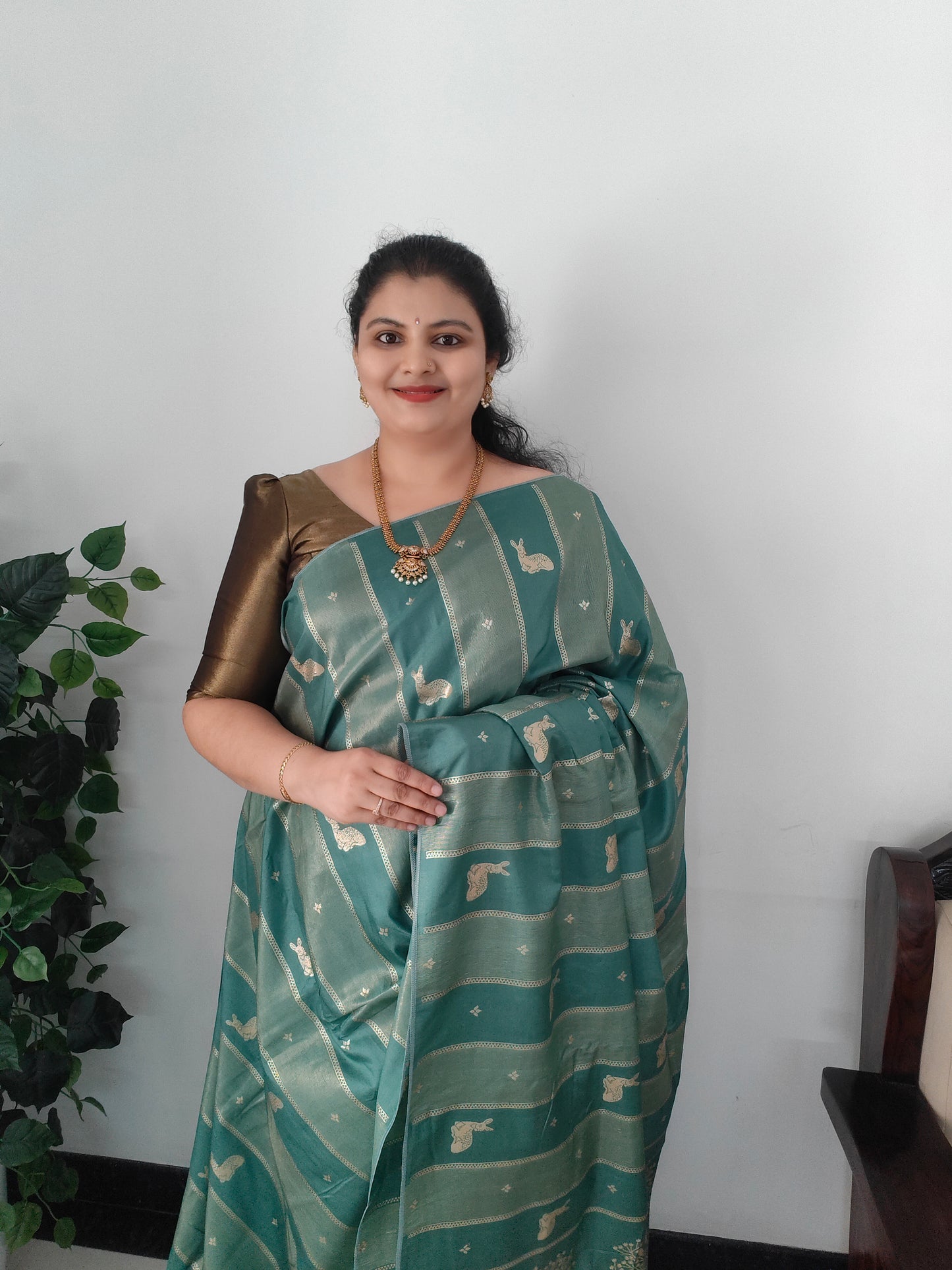 Semi Viscose Deer Motif Saree. C - Sr004