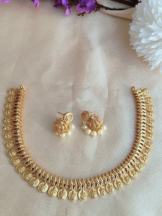 Goddess Lakshmi Kasu Temple Necklace Set with Pearl Jhumkas kn0021
