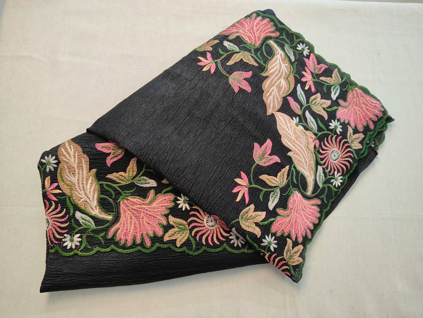 Premium Floral Embroidered Crush Saree.Sr003