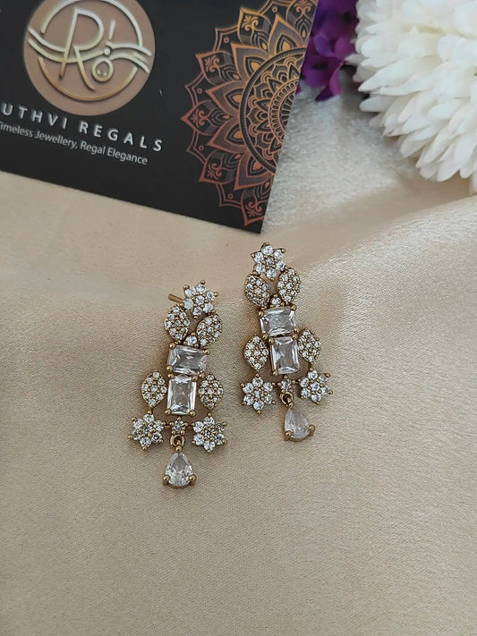Royal Radiance AD Choker Set
Code - 135